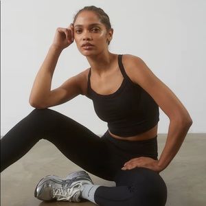 Never worn active crop sports bra